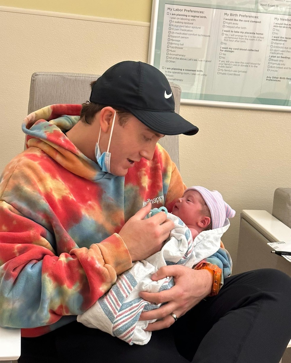 Nasce Barry, segundo filho da cantora Meghan Trainor com Daryl Sabara — Foto: Instagram