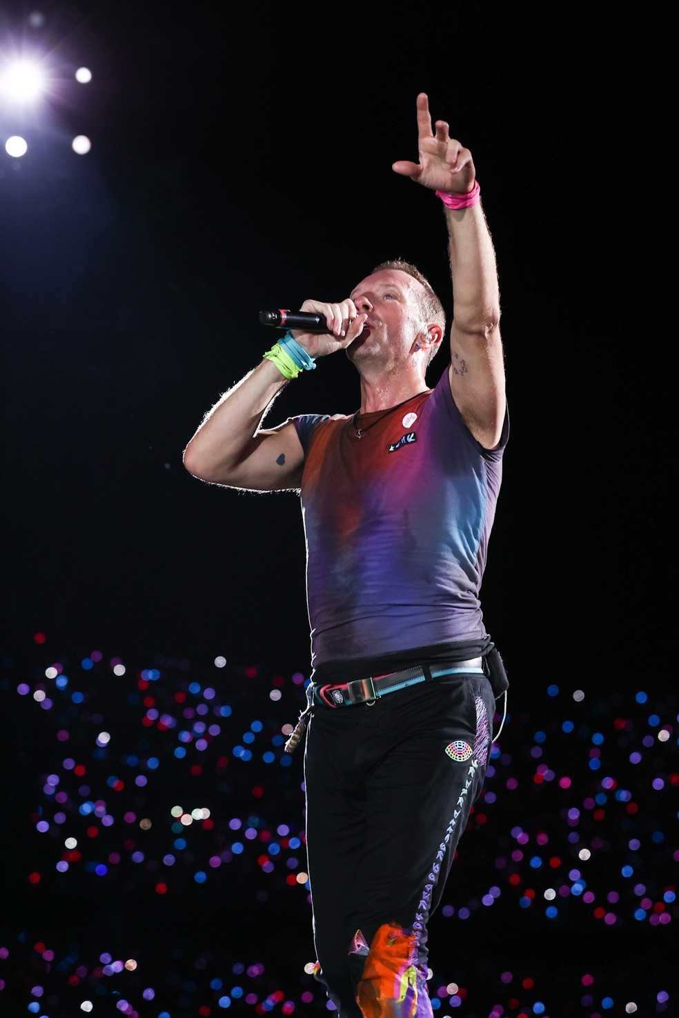 Chris Martin no primeiro show da maratona do Coldplay no Brasil — Foto: Manu Scarpa/Brazil News