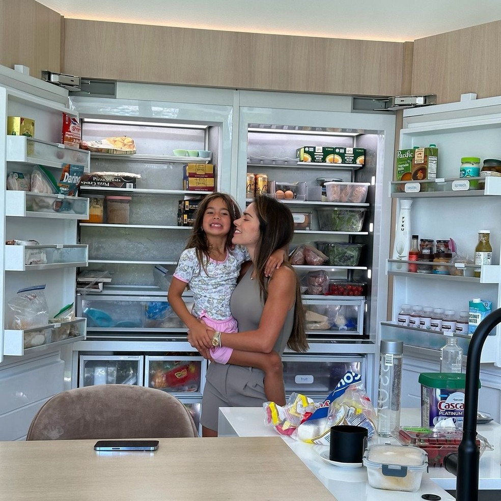 Adriana Sant'Anna e a filha caçula, Linda — Foto: Reprodução/Instagram