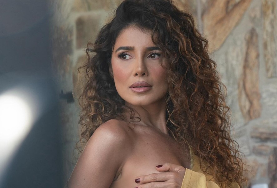 Paula Fernandes faz ensaio sensual e alfineta ex: 'Perdeu'