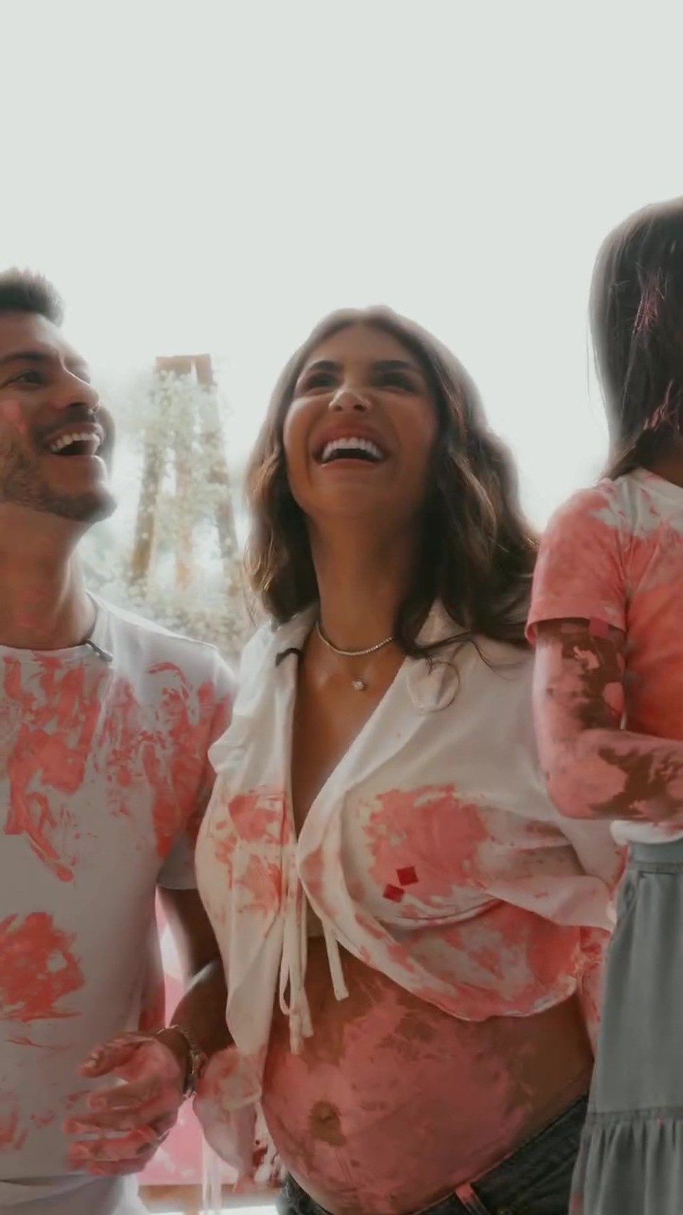 Separados, Arthur Aguiar e Jheny Santucci fazem chá revelação do segundo bebê — Foto: Reprodução/Instagram
