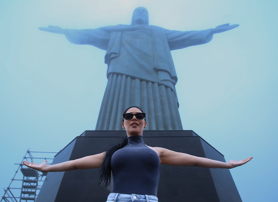 Simaria conhece o Santuário Cristo Redentor, no Rio