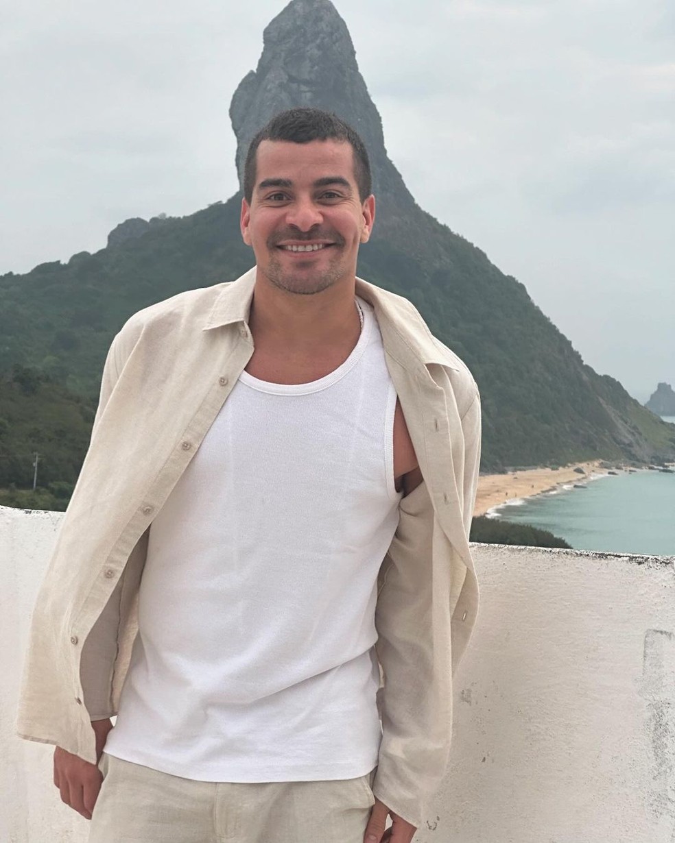 Thiago Martins comemora popularidade de Júpiter e diz: 'Já sofri por amor'