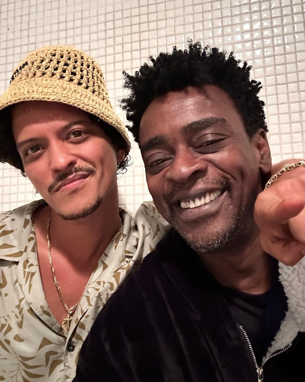 Bruno Mars e Seu Jorge — Foto: Reprodução / Instagram