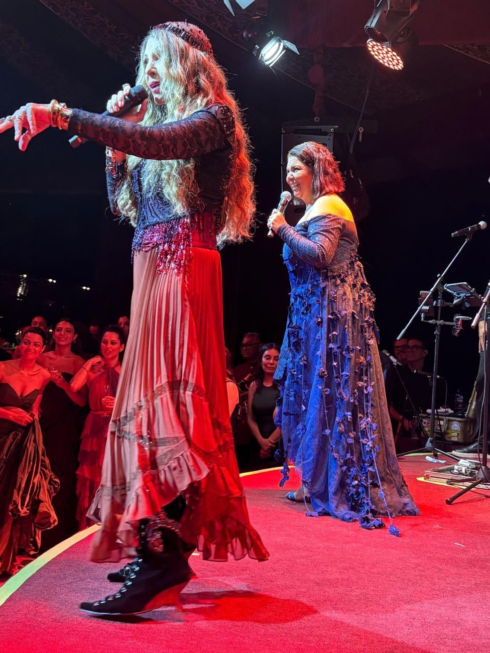 Elba Ramalho canta com Fabiana Karla em casamento — Foto: Reprodução/Instagram