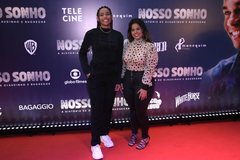 Andressa Mattos e Vanessa Alves, respectivamente filha e viúva de Claudinho — Foto: Roberto Filho/BrazilNews