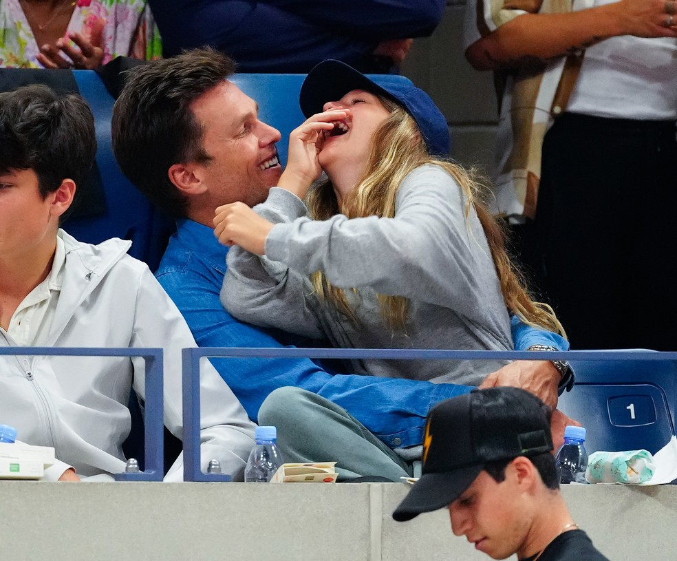 Tom Brady vai com os filhos Vivian e Jack a partida do US Open — Foto: Getty