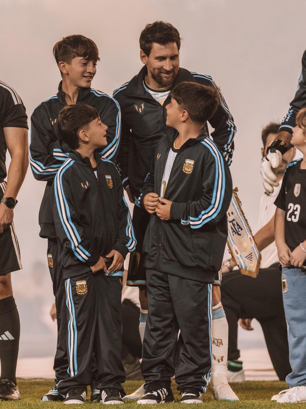 Mulher de Messi abre álbum de fotos da despedida da seleção — Foto: Reprodução/Instagram