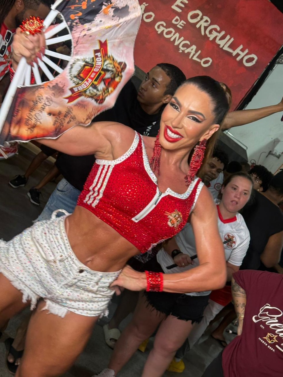Andrea de Andrade, a Rainha das Supercoxas, rainha da Porto da Pedra — Foto: Lucas Freire