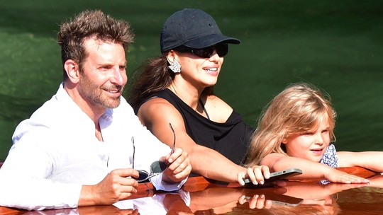 Novo affair de Tom Brady, Irina Shayk passeia pela Itália com o ex, Bradley Cooper