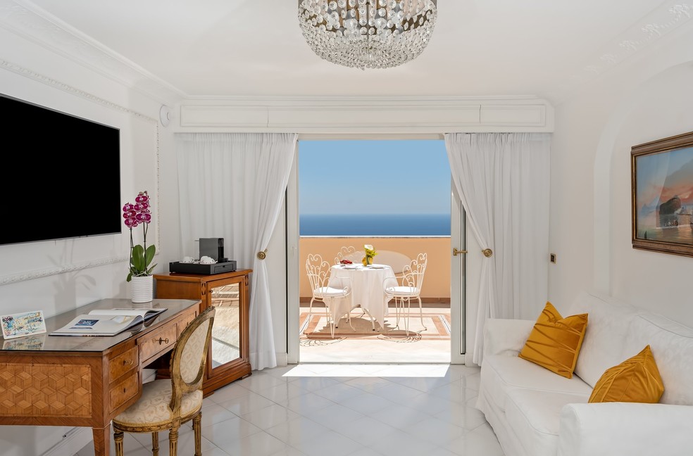 Franciny Elhke e Tony Maleh se hospedam no Grand Hotel Quisisana — Foto: Divulgação