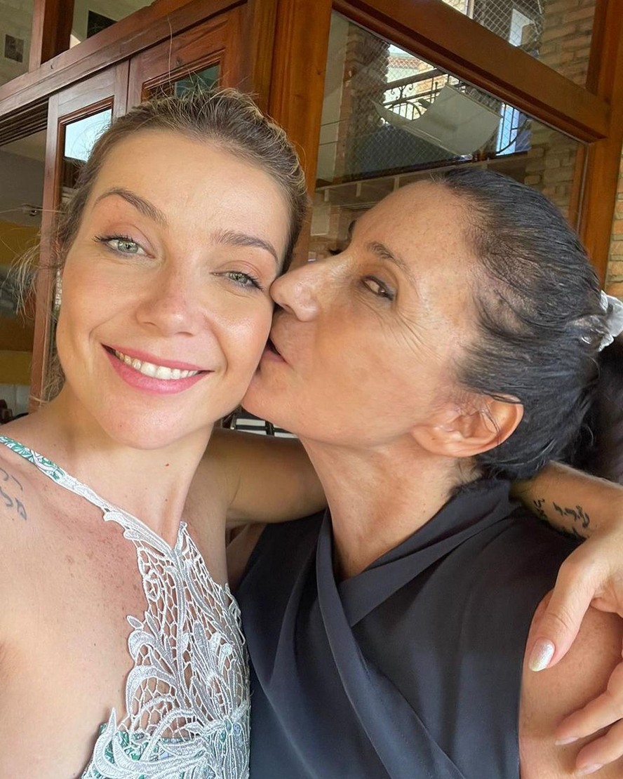 Luiza Possi revela como se descobriu bissexual e conta a reação da mãe, Zizi Possi