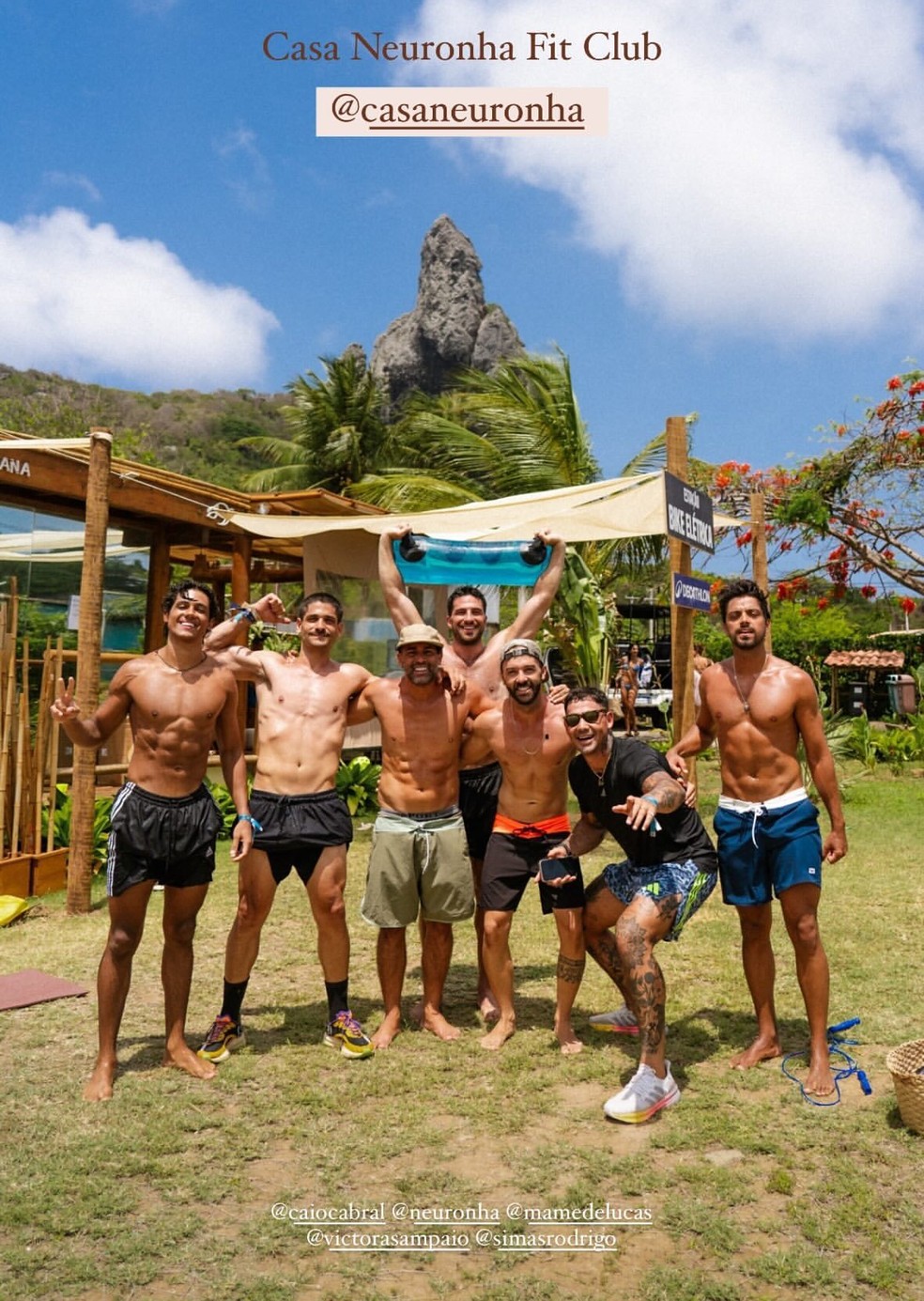 Famosos fazem 'batalha' de tanquinhos em Noronha — Foto: Reprodução/Instagram
