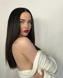 女性情報誌 GLASS Winter 2020 Issue44 Dove Cameron Saiba tudo sobre: Dove Cameron