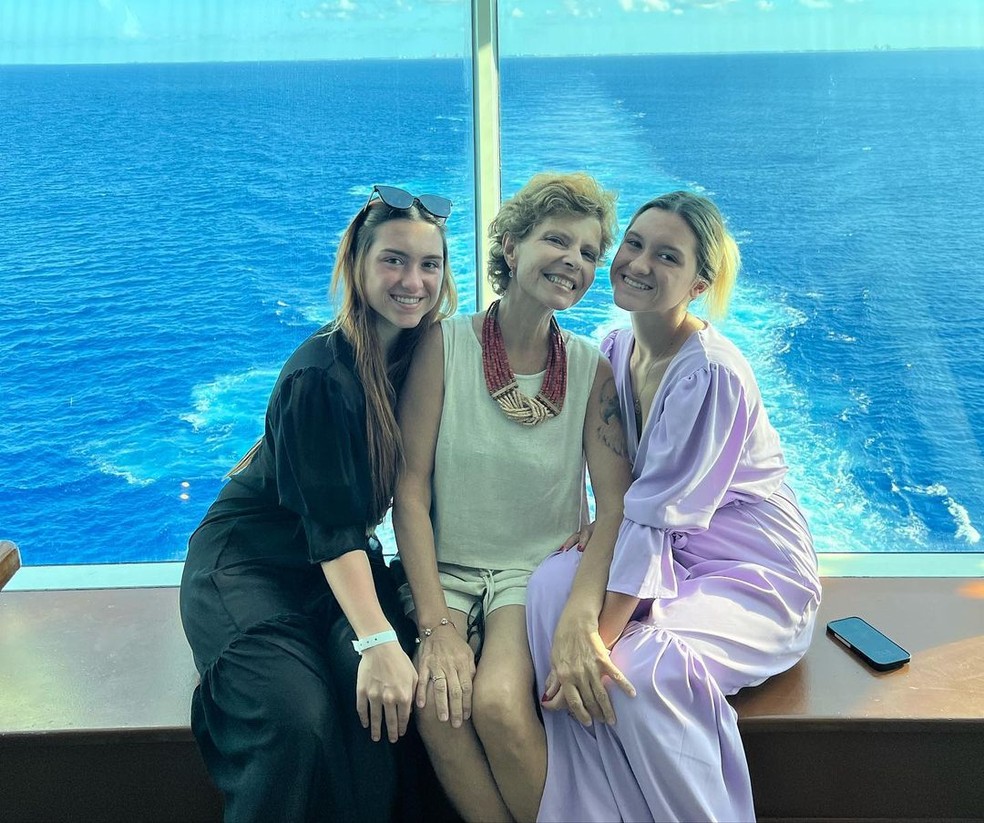 Rose Miriam e as filhas, Marina e Sofia Liberato — Foto: Reprodução/Instagram