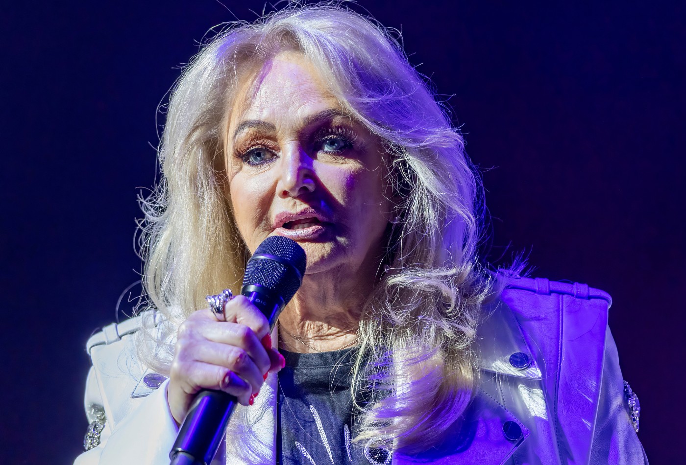 Aos 74 anos, cantora do hit 'Total Eclipse of the Heart' está em coma ...