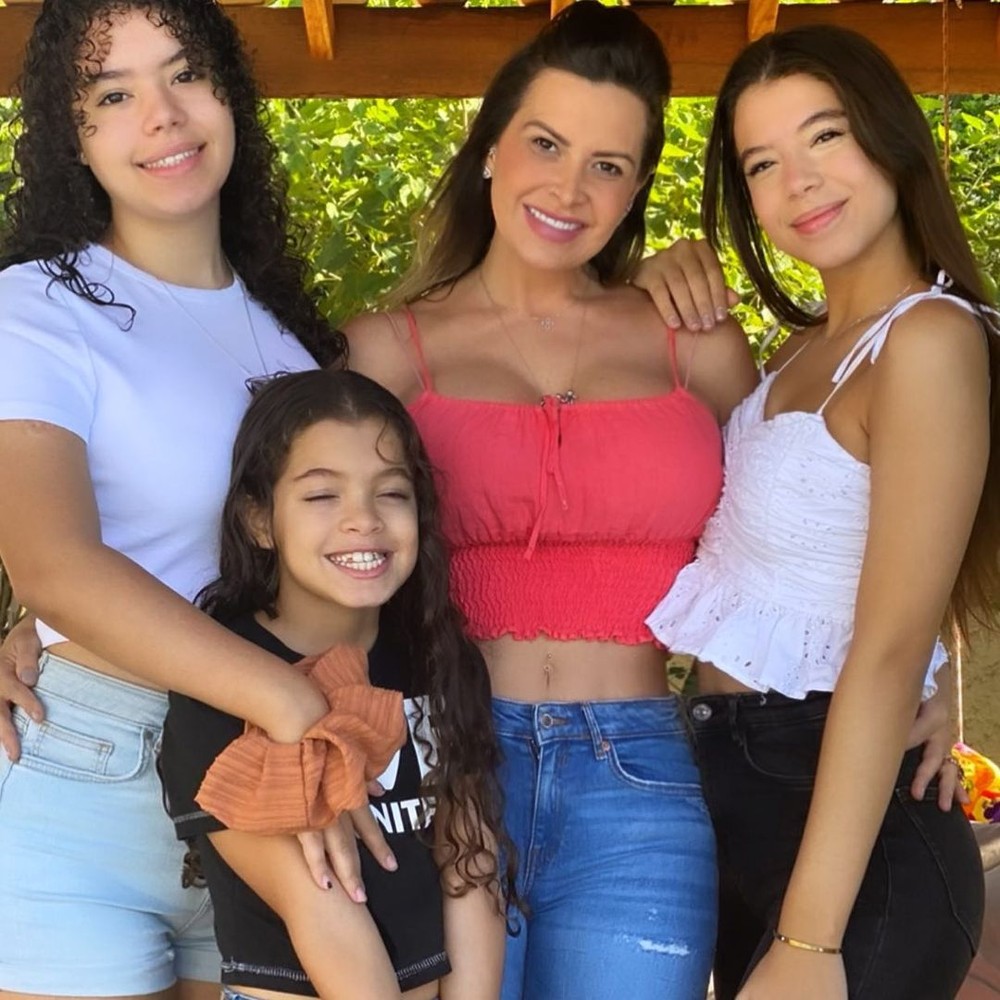 Juliana Paradela rebate amante de Luis Fabiano: 'Mais gostosa que você'