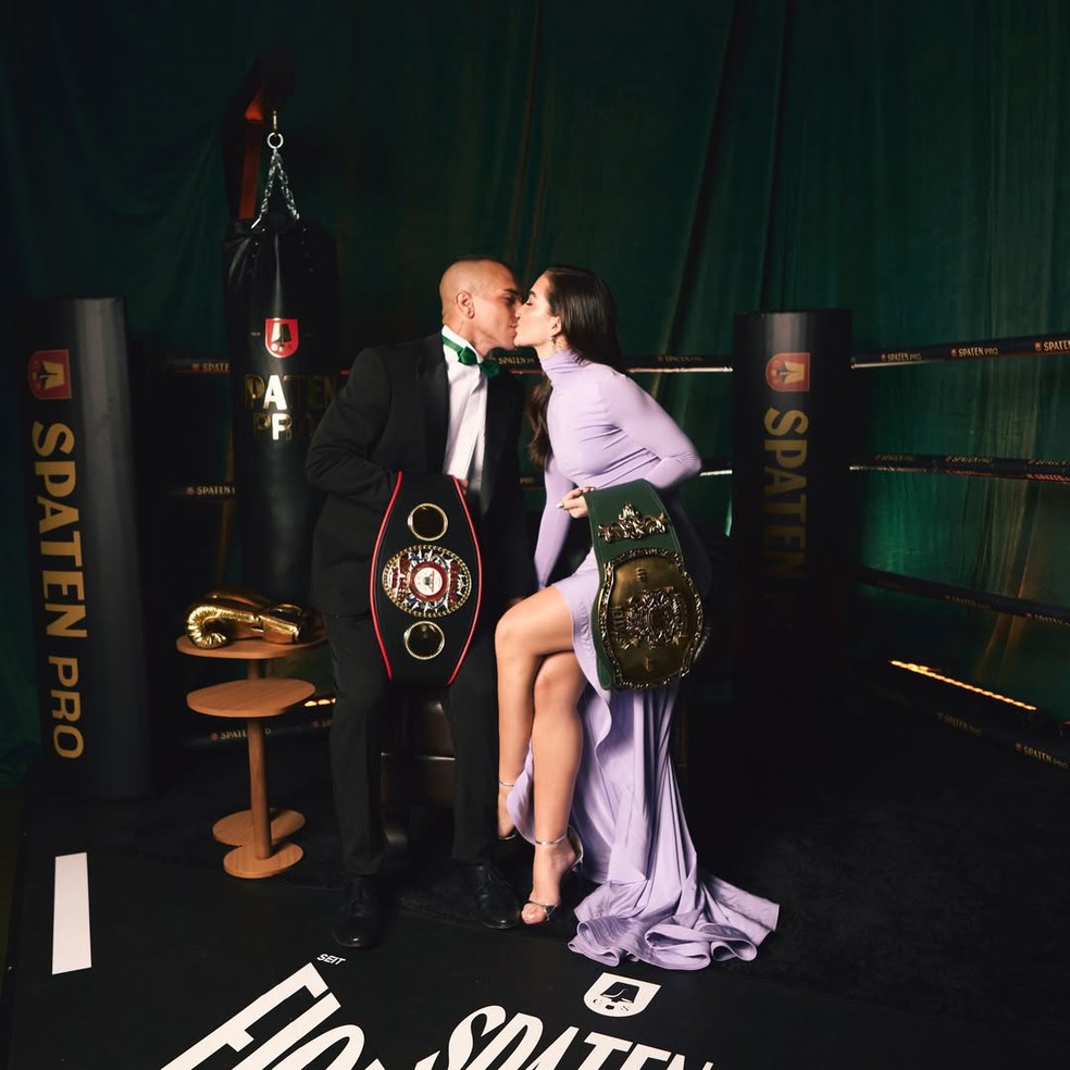 Luan Medeiros dedica a Mel Maia cinturão latino-americano na categoria peso-leve da Associação Mundial de Boxe (WBA) — Foto: Reprodução/Instagram