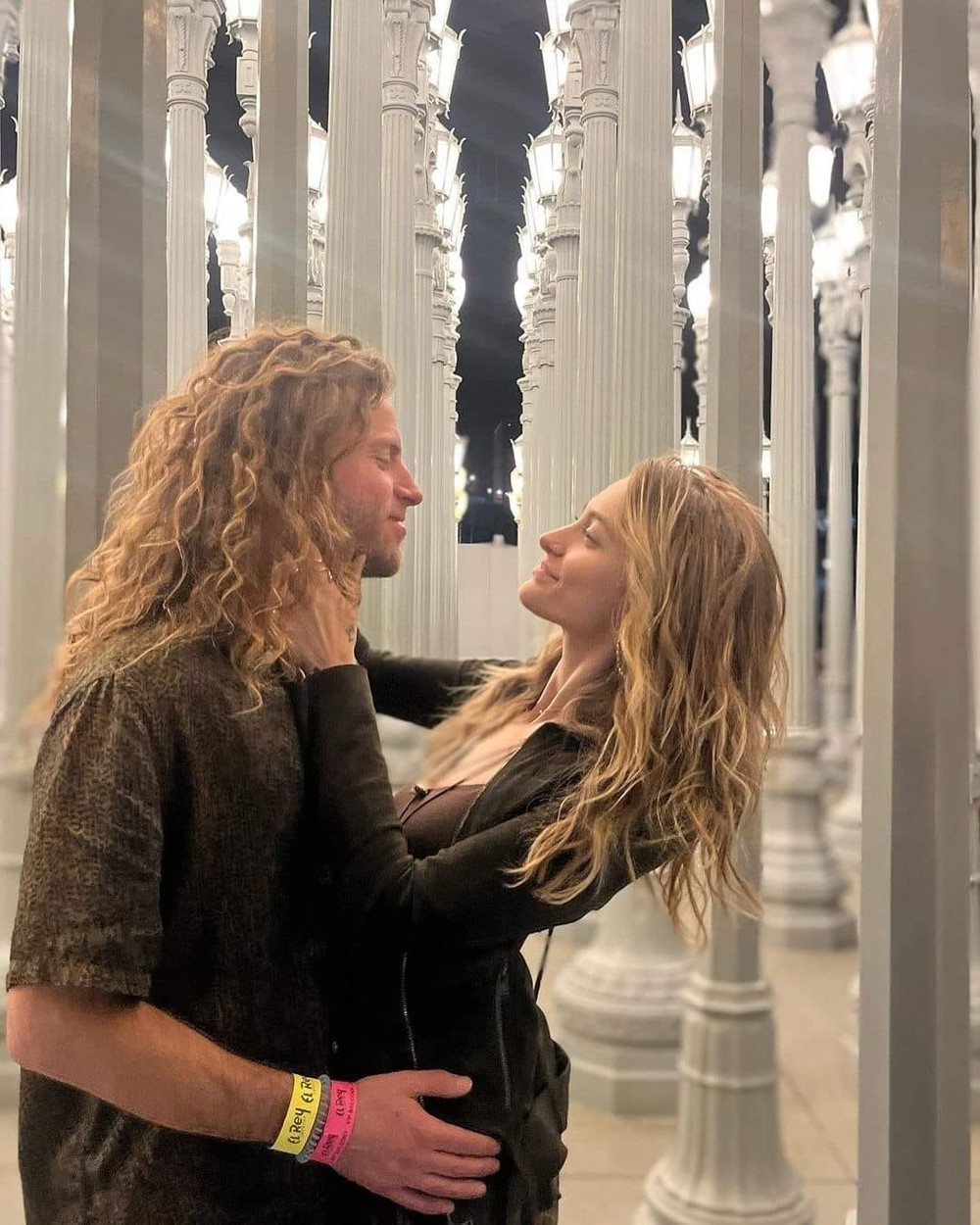 De look 'a vácuo', Paris Jackson, filha de Michael Jackson, passeia com ...