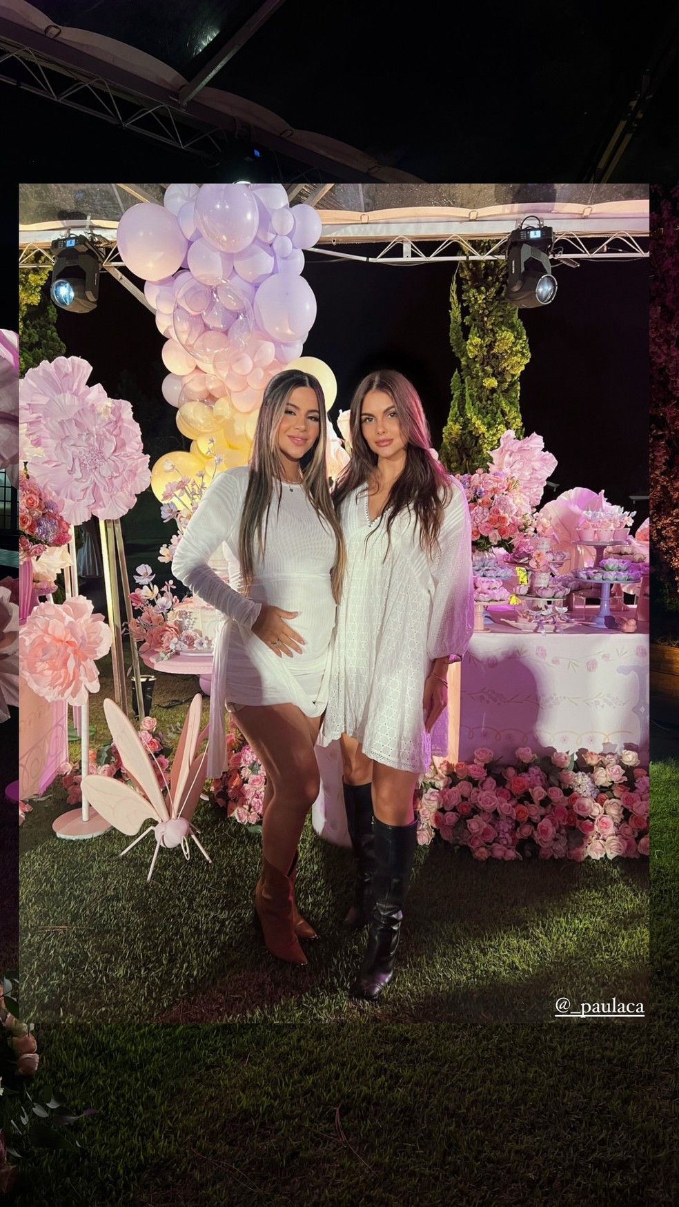 Paula Caroline Campos e Amanda Kimberlly (que estaria gr&aacute;vida de Neymar) &mdash; Foto: Reprodu&ccedil;&atilde;o/Instagram
