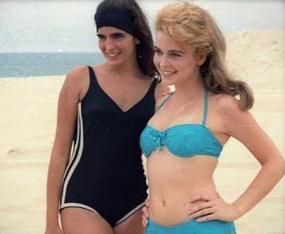 Malu Mader e Cláudia Abreu, como Maria Lúcia e Heloísa, em 'Anos Rebeldes' (Globo, 1992) — Foto: TV Globo