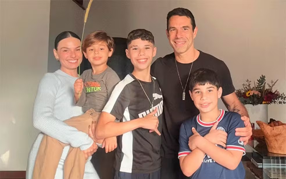Isis Valverde fala sobre relação com enteados adolescentes: 