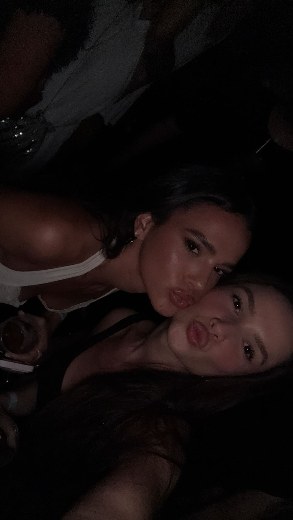 Juliette e Bruna Marquezine no show da Marina Sena  &mdash; Foto: Reprodu&ccedil;&atilde;o/ Instagram