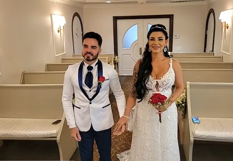 Jenny Miranda e Fábio Gontijo se casam em Las Vegas — Foto: Reprodução/Facebook