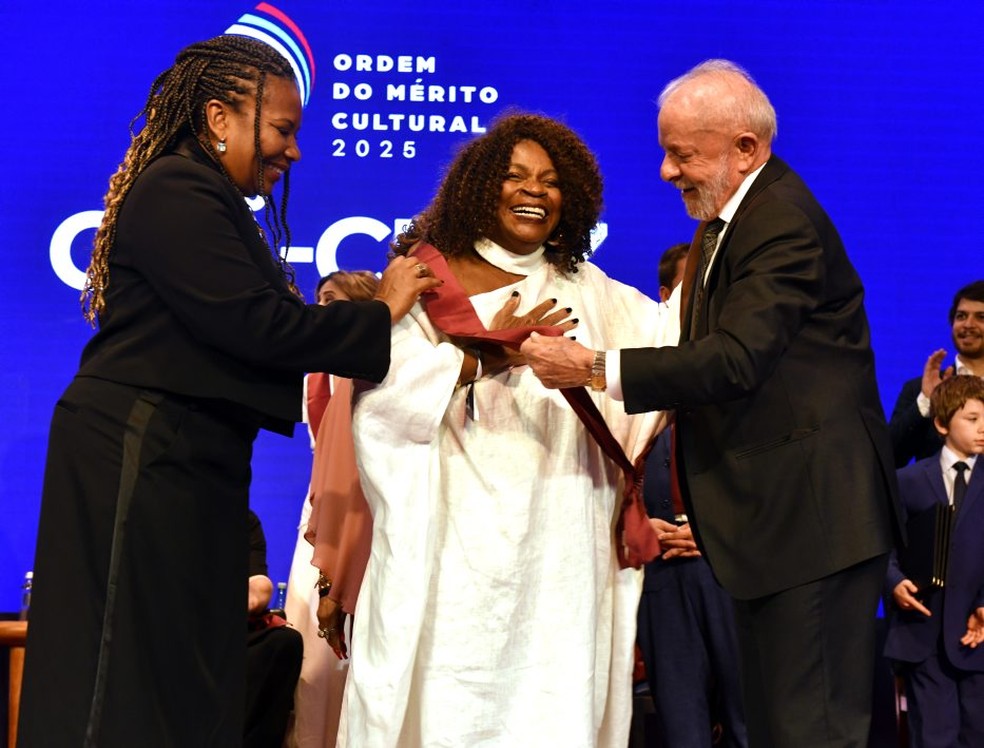 Margareth Menezes, Zez&eacute; Motta e Lula &mdash; Foto: Cristina Granato/Divulga&ccedil;&atilde;o