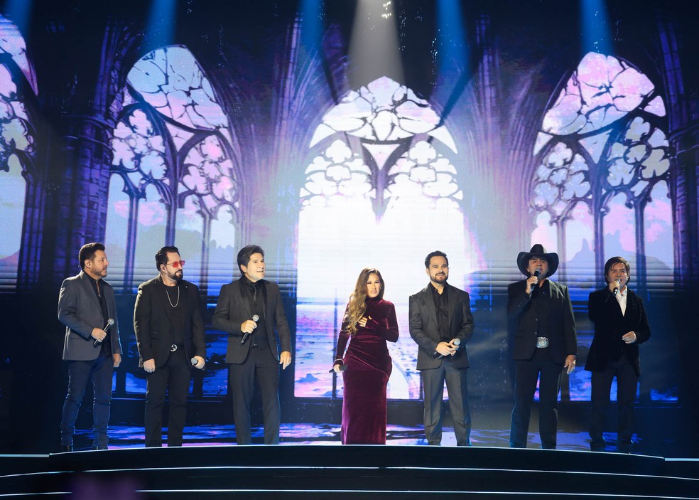 Simone Mendes com Bruno & Marrone, Daniel, Luciano Camargo e Chitãozinho & Xororó — Foto: BrazilNews