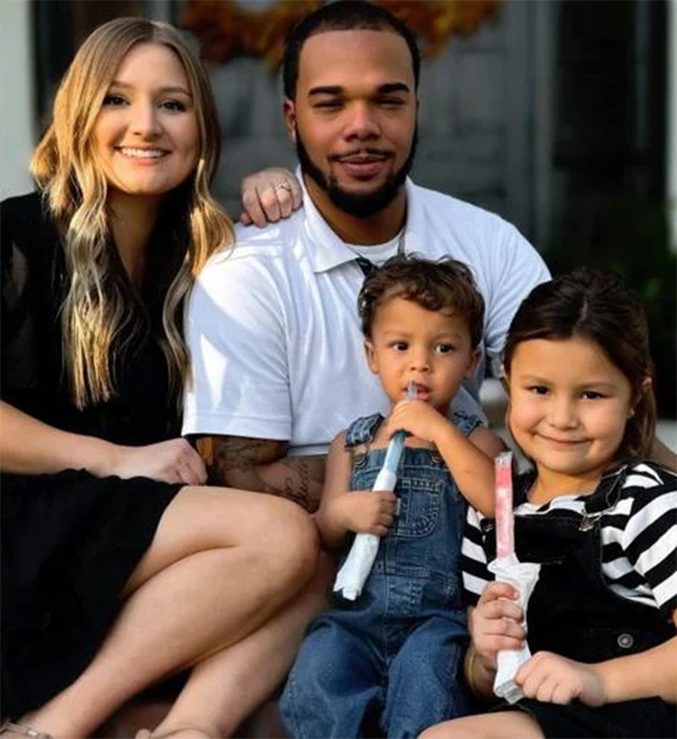 Katelynn e Jaelan Ordone com os filhos, Preston e Paisley — Foto: Reprodução/Instagram