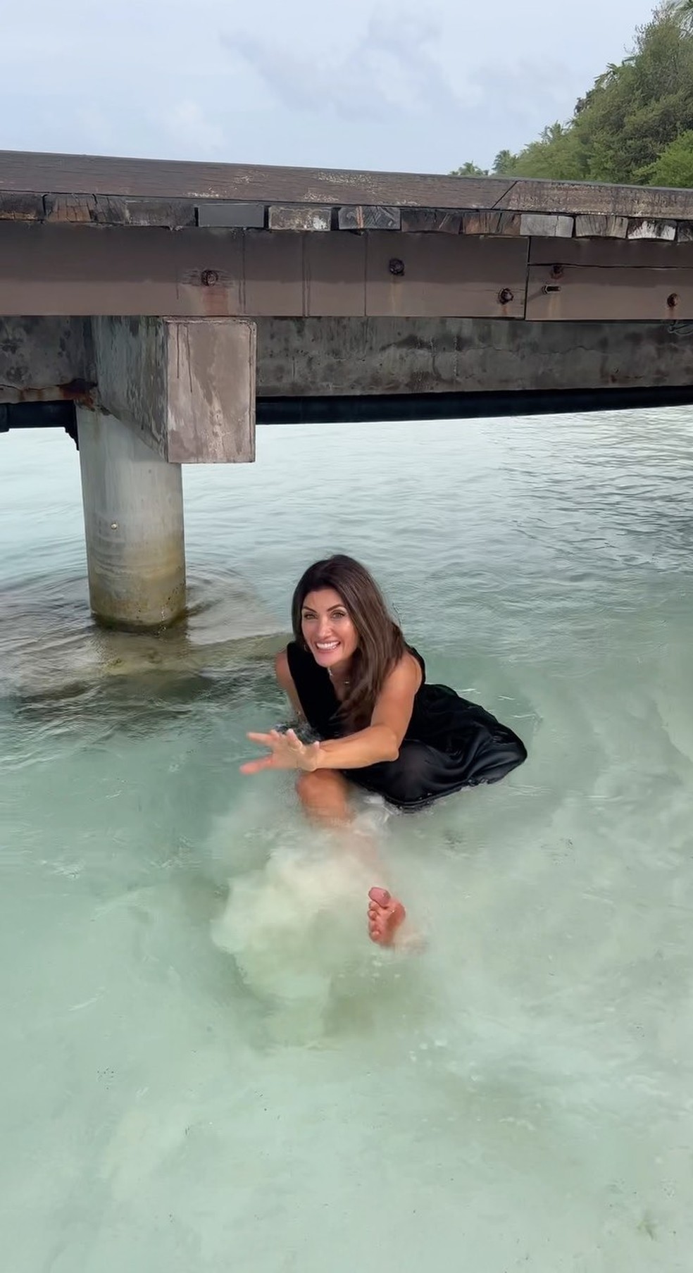 Isabella Fiorentino leva tombo em temporada nas Maldivas — Foto: Reprodução/Instagram