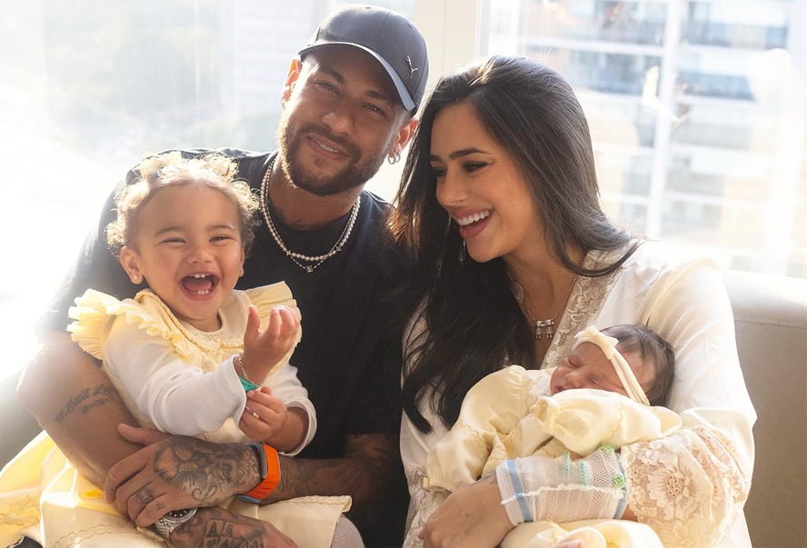 Neymar e Bruna Biancardi apresentam Mel em fotos com Mavie