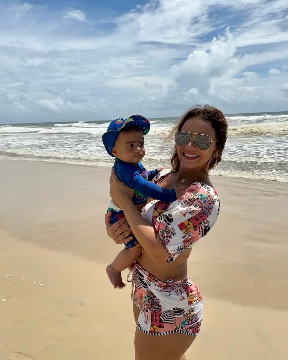Viviane Araujo curte Ceará com Guilherme Militão e o filho do casal, Joaquim — Foto: Reprodução/Instagram