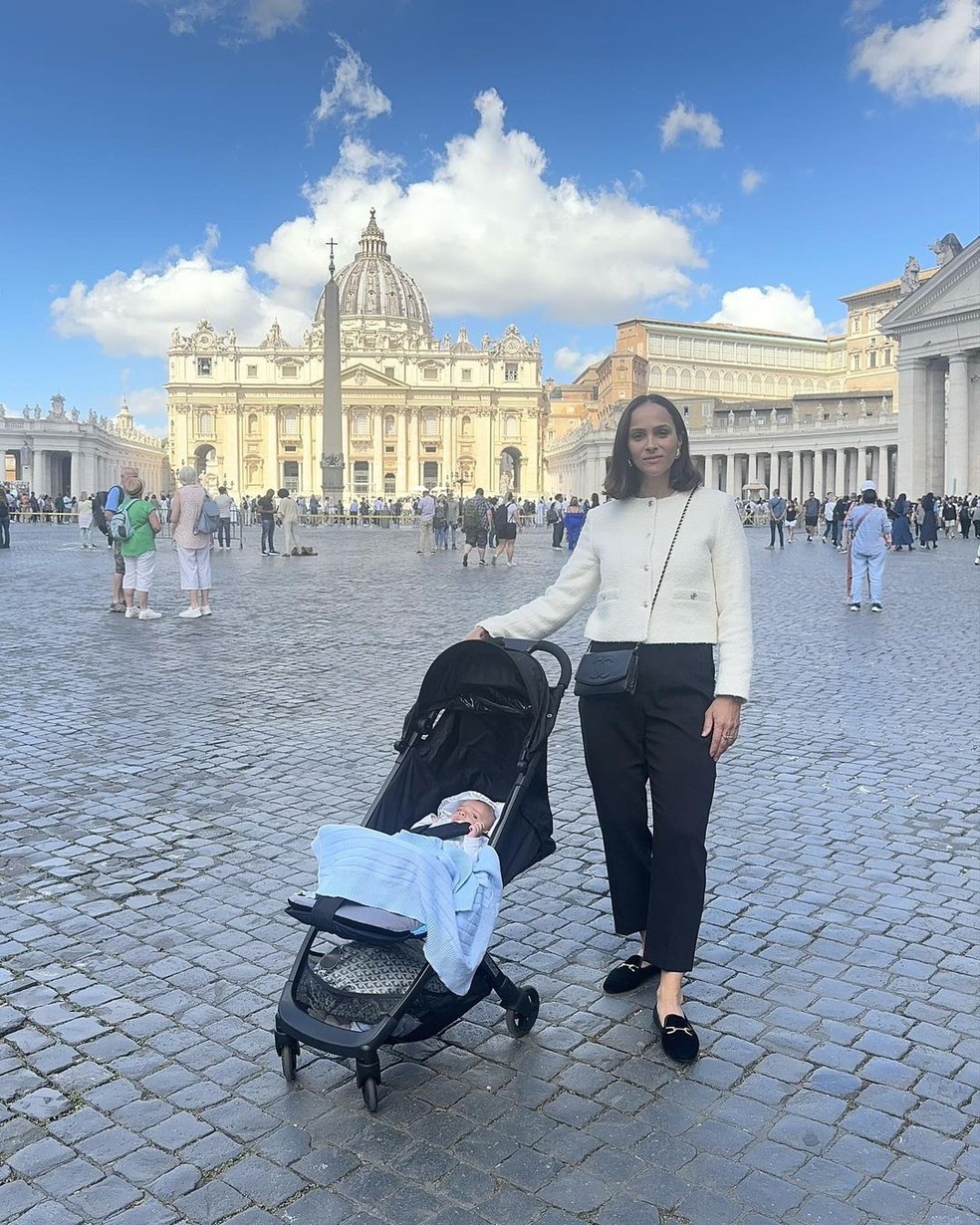 Juliano e Letícia Cazarré no Vaticano — Foto: Reprodução/Instagram