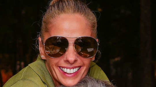 Adriane Galisteu aparece em clique raro com a mãe durante festa de aniversário do filho Adriane Galisteu aparece em clique raro com a mãe durante festa de aniversário do filho