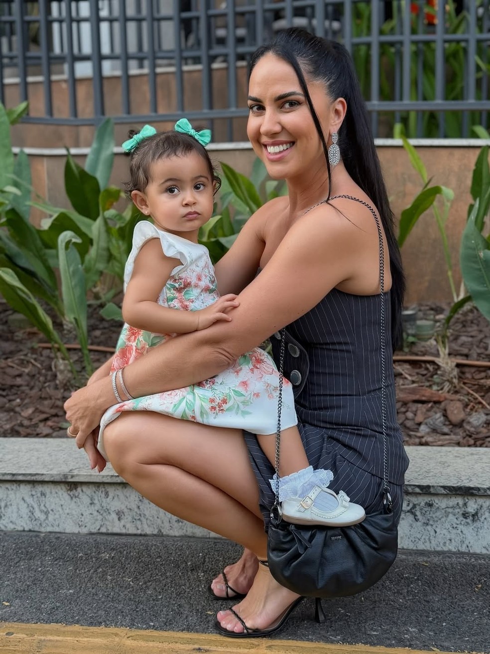 Graciele Lacerda e Clara — Foto: Reprodução/Instagram