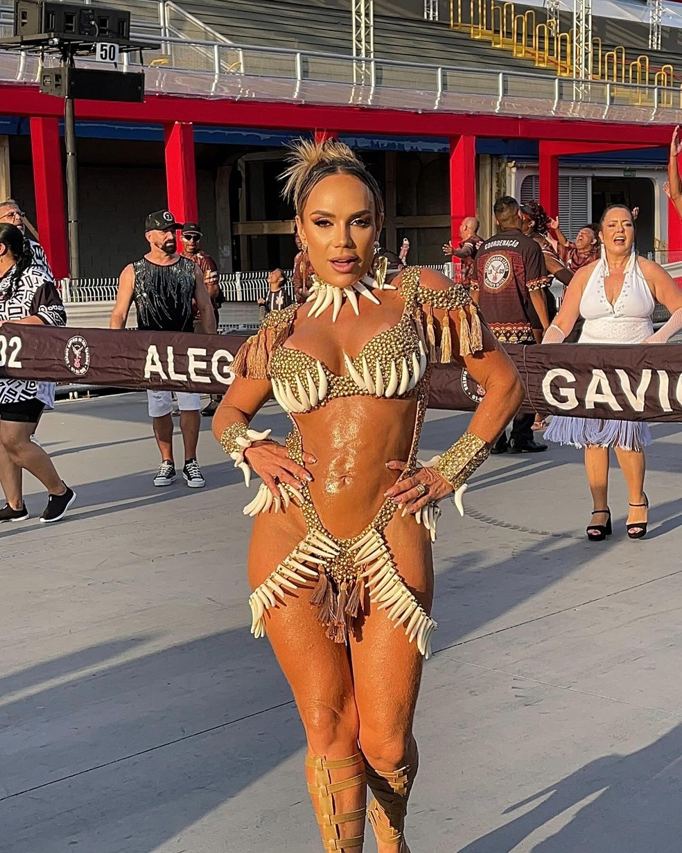Francine Carvalho, Rainha da X-9 e Musa da Gaviões — Foto: Reprodução/Instagram