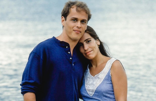 Guilherme Fontes e Gloria Pires são os protagonistas de 'Mulheres de Areia' (Globo, 1993)