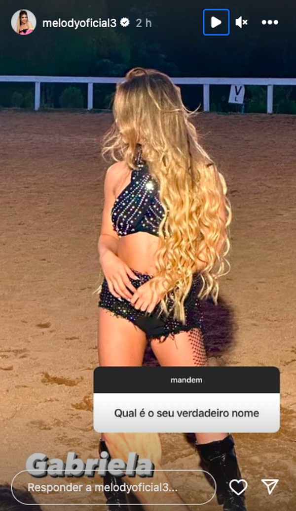 Melody revela seu verdadeiro nome e que fará 17 anos em breve