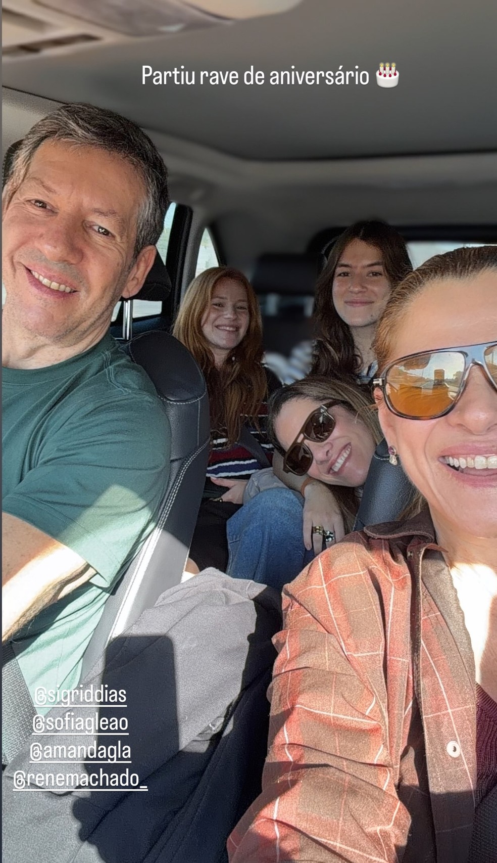 Ingrid Guimarães reúne familiares e amigos famosos para comemorar seus 54 anos — Foto: Reprodução/Instagram