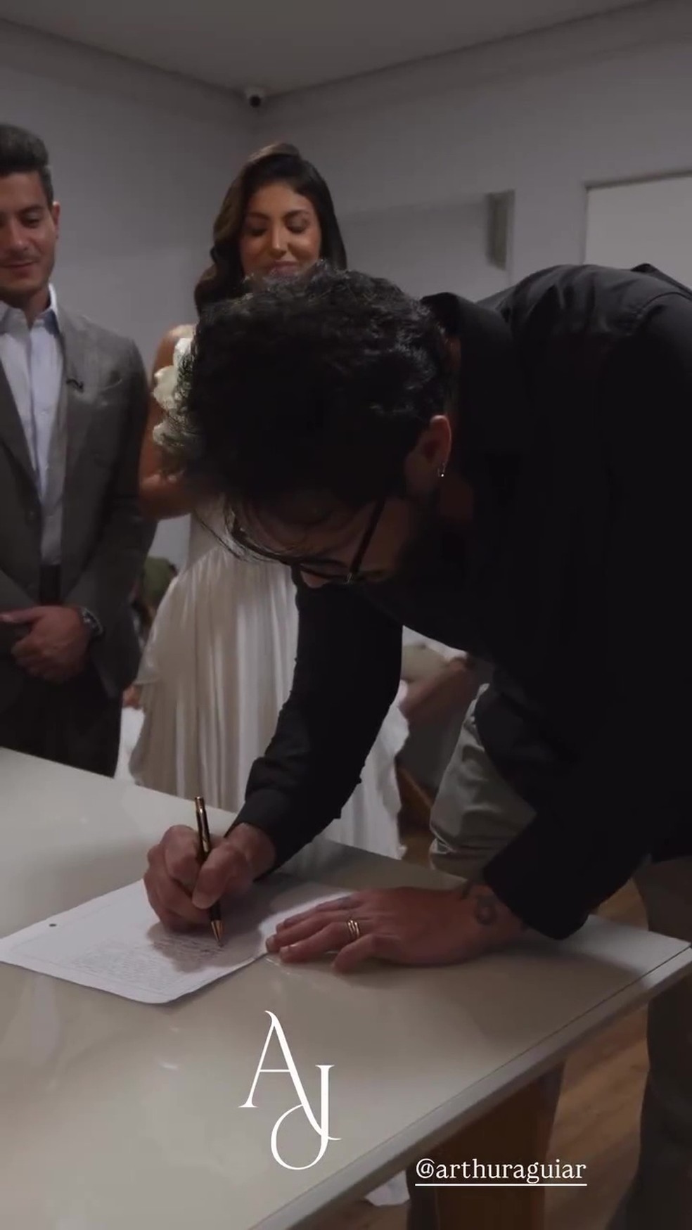 Eliezer como testemunha no casamento de Arthur Aguiar e Jheny Santucci — Foto: Reprodução/Instagram