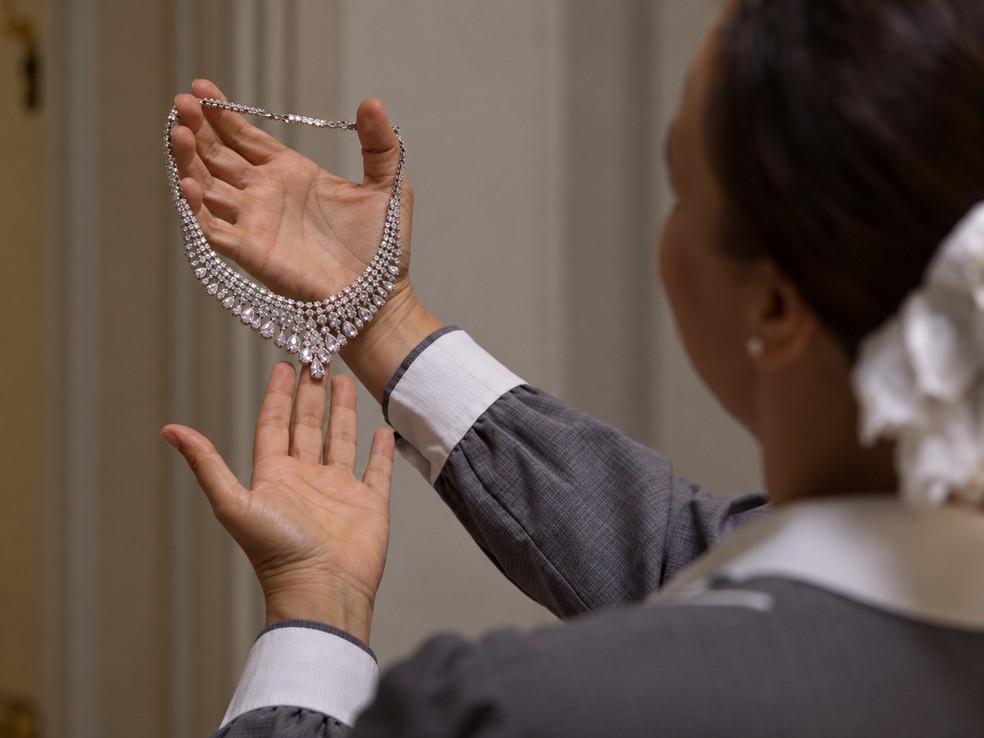 O colar Mystique Necklace movimentou a trama de Garota do Momento — Foto: Reprodução/TV Globo