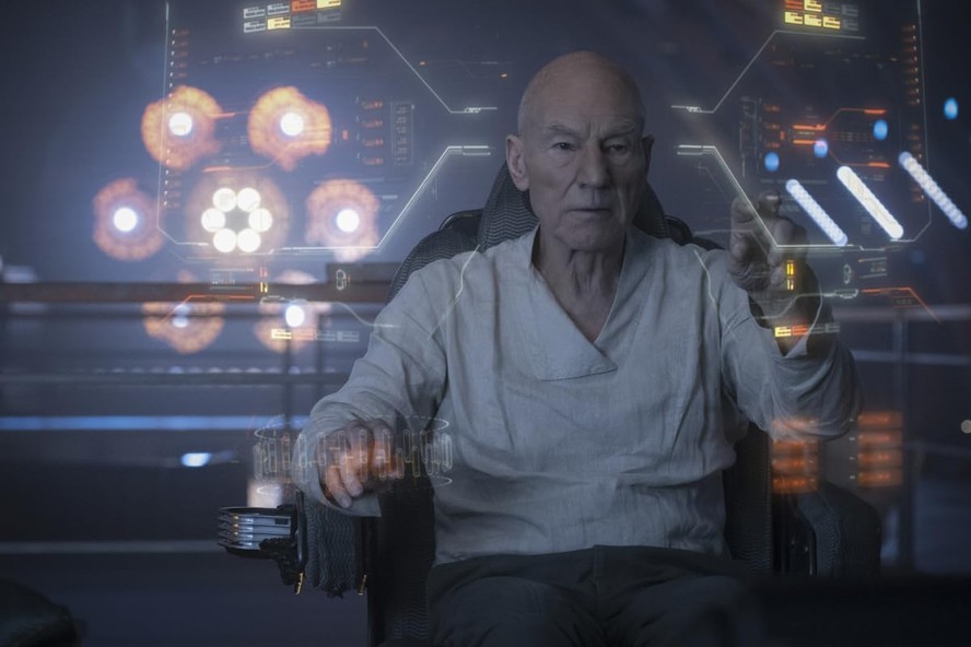 Patrick Stewart em cena de Star Trek