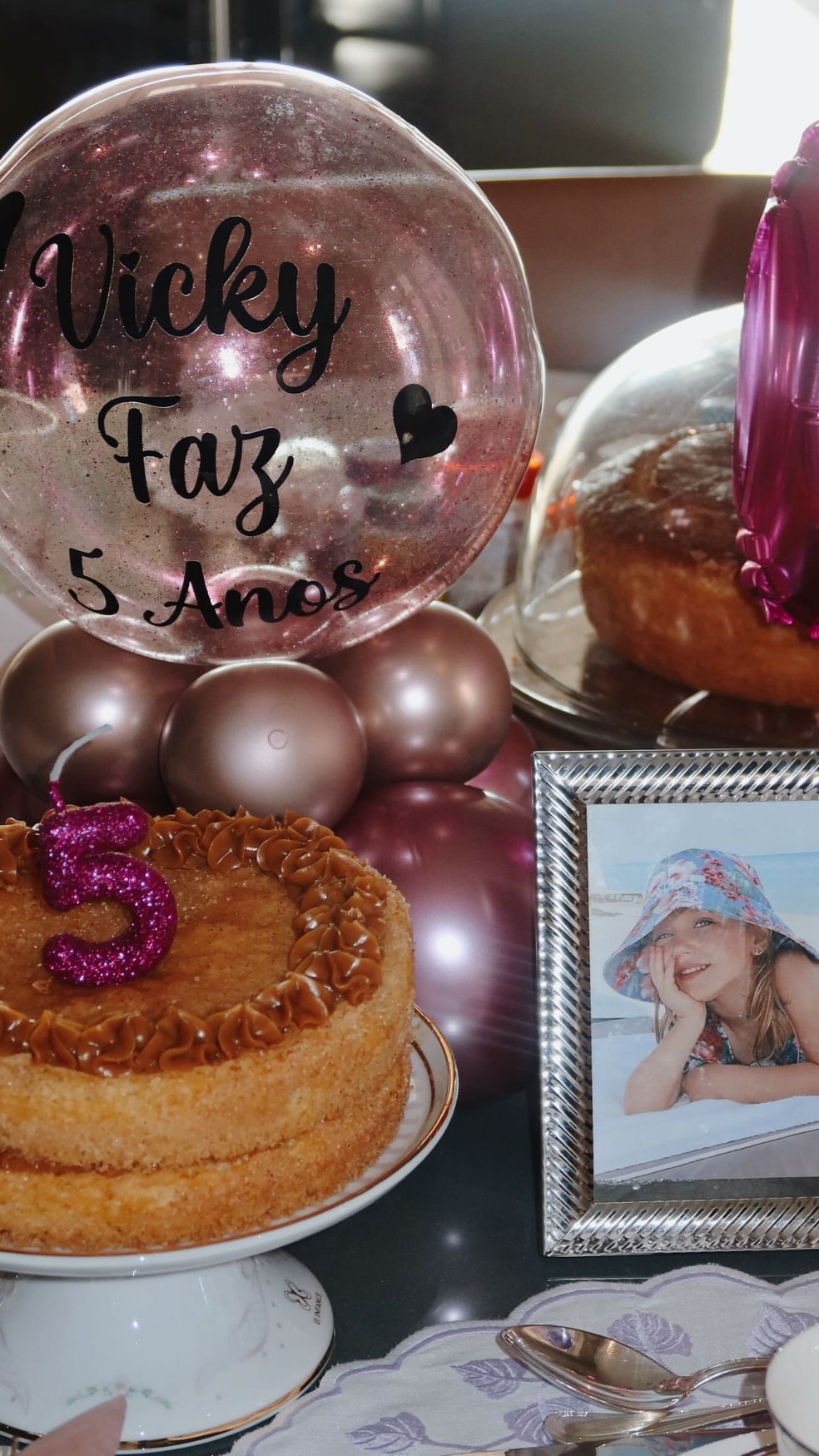 Ana Paula Siebert prepara café da manhã para filha pelo aniversário de 5 anos — Foto: Reprodução | Instagram