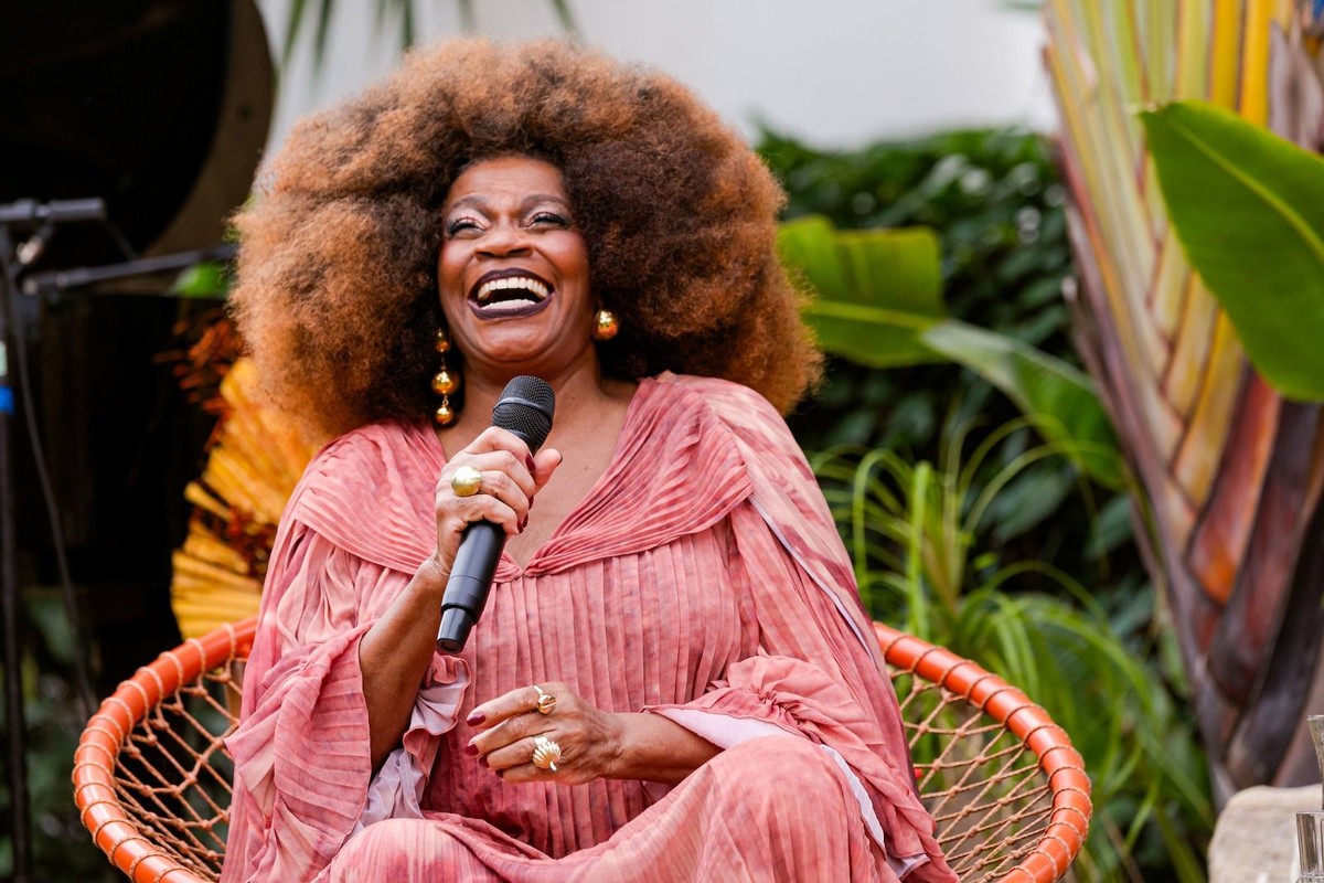 Zezé Motta anuncia estreia de terceira temporada de 'Especial Mulher Negra'