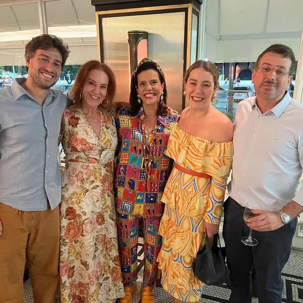 Narcisa Tamborindeguy comemora aniversário e pede que convidados não ...