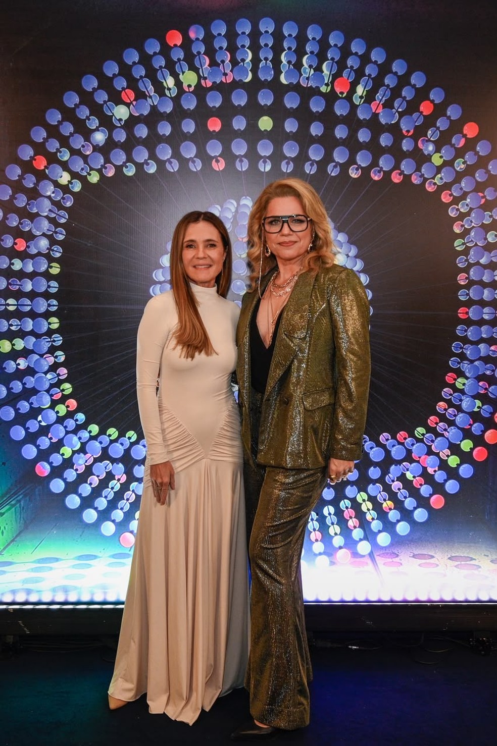 Adriana Esteves e Isabel Teixeira — Foto: Globo/Bob Paulino