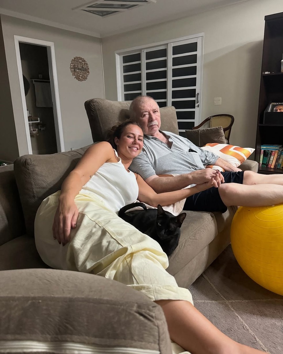 Paolla Oliveira e seu pai, José Everardo — Foto: Reprodução/Instagram