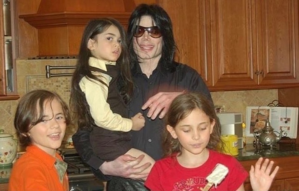 Michael Jackson e os filhos Paris, Prince e Bingi — Foto: Reprodução/Instagram Prince Jackson